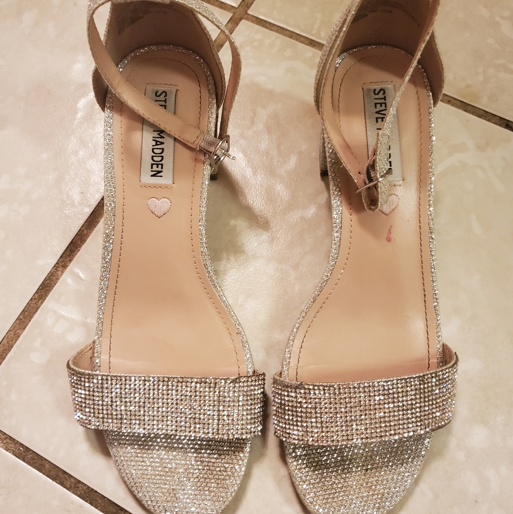 Steve Madden Sparkle Pumps (5)